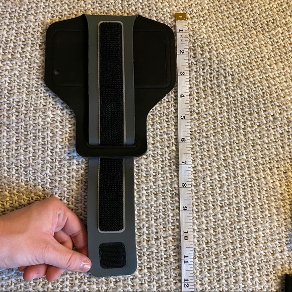 Belkin Black Arm Running Strap Case w/ Key Pocket - Picture 4 of 6